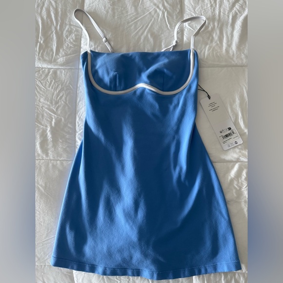 Alo Airbrush Streamlined Dress Crystal Clear Blue. Size XS. NWT Limited Edition. - Picture 2 of 6